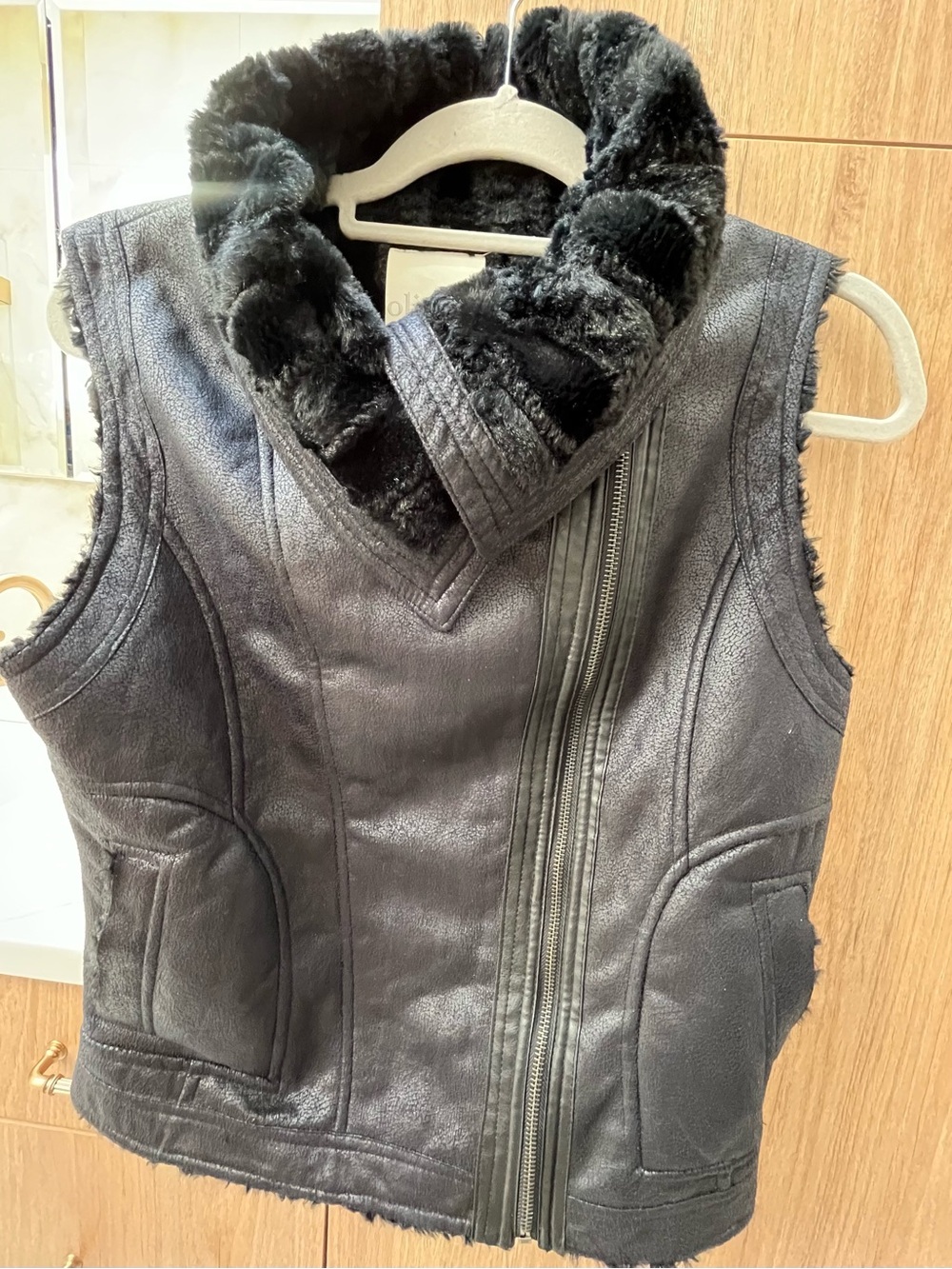 Olive & Oak Black Faux Leather & Faux Fur Moto Vest - Size M